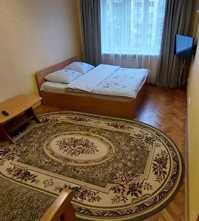 Apartment On Patriarkha Mstyslava Skrypnyka Street เคียฟ ภายนอก รูปภาพ