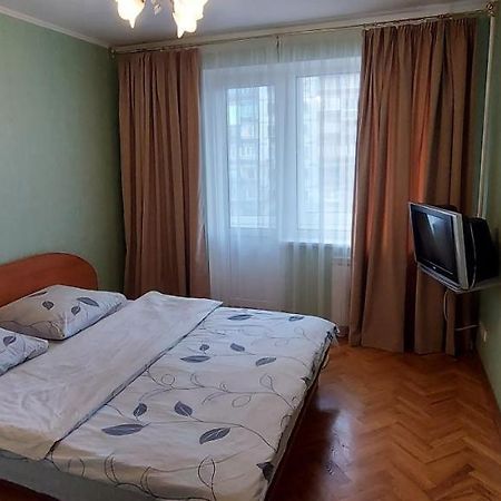 Apartment On Patriarkha Mstyslava Skrypnyka Street เคียฟ ภายนอก รูปภาพ